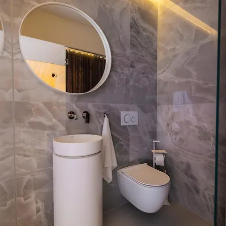 Lanina Luxury Mountain Escape Villa